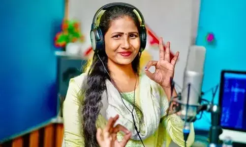 Satirical folk song on Pushpa   టికెట్లు మేమే కొనాలి.. చప్పట్లు మేమే కొట్టాలి.!
