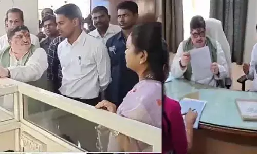 Minister Ponnam : తహశీల్ధార్ కార్యాలయంలో మంత్రి పొన్నం ఆకస్మిక తనిఖీలు