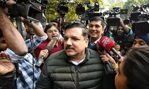 Delhi: ఢిల్లీలో ఆప్ వర్సెస్ బీజేపీ.. ఎన్నికల షెడ్యూల్ ప్రకటనతో వేడెక్కిన రాజకీయం