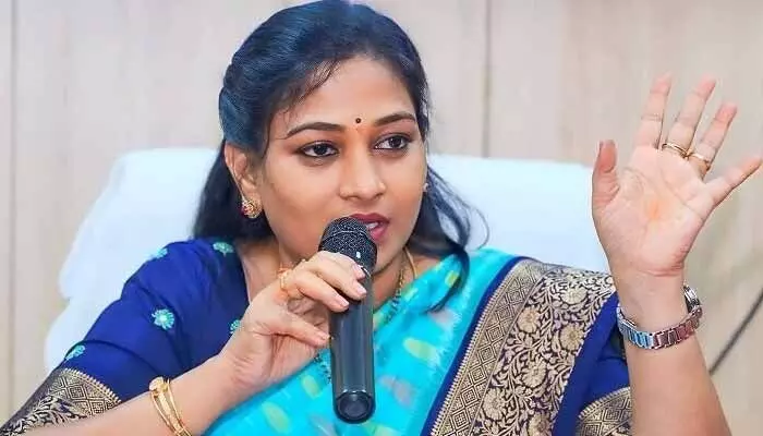 Tirumala News:‘తిరుపతి ఘటనలో కుట్ర కోణం పై దర్యాప్తు’.. హోంమంత్రి అనిత Tirumala News:‘తిరుపతి ఘటనలో కుట్ర కోణం పై దర్యాప్తు’.. హోంమంత్రి అనిత