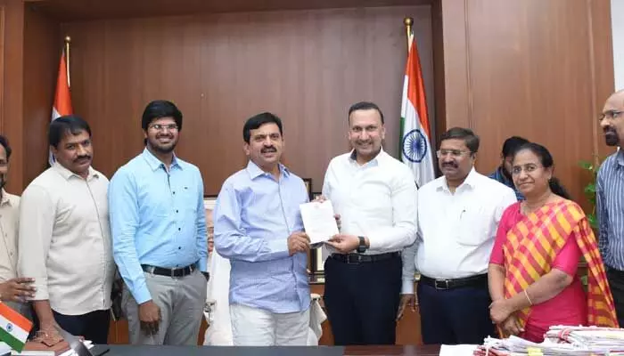 Ponguleti Srinivasa Reddy: ‘భూ భారతి’కి గవర్నర్ ఆమోదం Ponguleti Srinivasa Reddy: ‘భూ భారతి’కి గవర్నర్ ఆమోదం