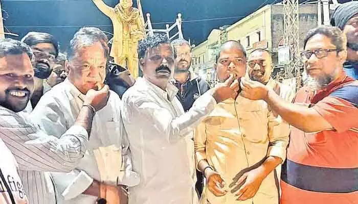 Lagacharla : లగచర్ల ఘటనలో కీలక నిందితుడు సురేష్ కు బెయిల్ Lagacharla : లగచర్ల ఘటనలో కీలక నిందితుడు సురేష్ కు బెయిల్
