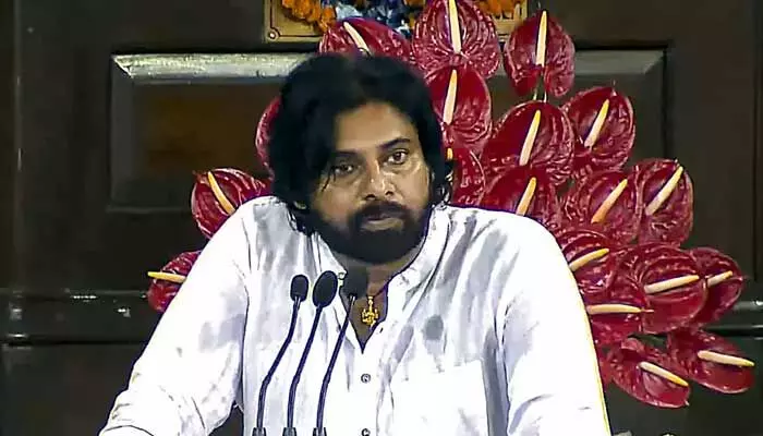 Breaking News : అభిమనులపై పవన్ ఆగ్రహం Breaking News : అభిమనులపై పవన్ ఆగ్రహం