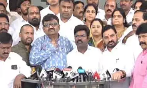 Rasamai : టికెట్ల ధరలు పెంచమన్నావు..ఎందుకు పెంచావు : రసమయి ఫైర్