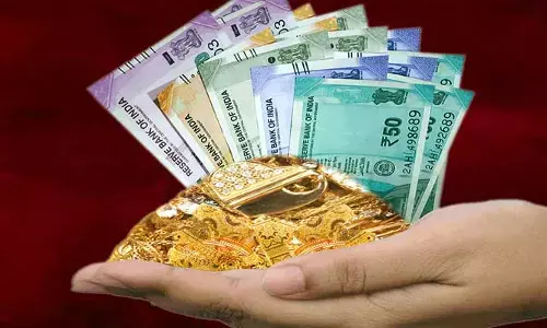 Gold Loan: గోల్డ్ లోన్ తీసుకుంటున్నారా ? బ్యాంకుల్లో వడ్డీరేట్లు ఎలా ఉన్నాయంటే..?
