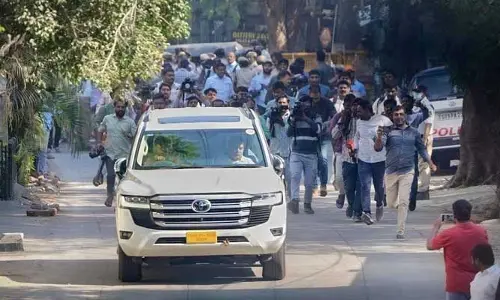 Breaking News : ఏసీబీ ఆఫీసు వద్ద పోలీసులపై కేటీఆర్ ఫైర్