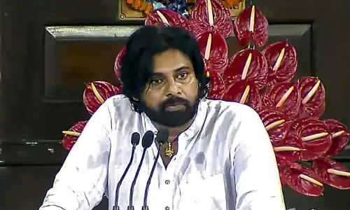 Breaking News : అభిమనులపై పవన్ ఆగ్రహం