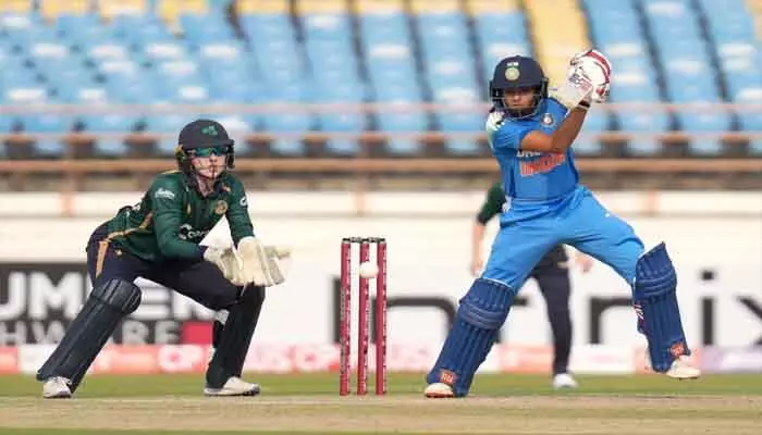 IRE vs IND : భారత్ కు 239 లక్ష్యం నిర్ధేశించిన ఐర్లాండ్ IRE vs IND : భారత్ కు 239 లక్ష్యం నిర్ధేశించిన ఐర్లాండ్