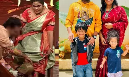 ‘నన్ను బతికించడం కోసమే పెళ్లి చేసుకుంది’..  ఏడ్చుకుంటూ భార్య కాళ్లు కడిగి నెత్తిన చల్లుకున్న కమెడియన్(వీడియో)