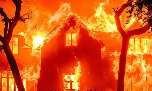Los Angeles:  లాస్ ఏంజిల్స్ లో కార్చిచ్చు.. 10 మంది మృతి