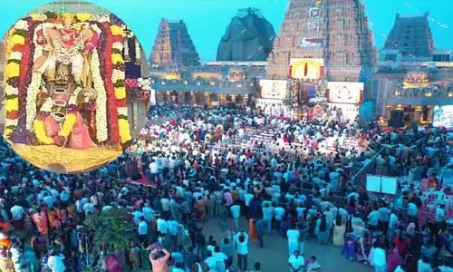 Yadagirigutta : యాదగిరిగుట్టలో వైభవంగా ఉత్తర ద్వార దర్శనం