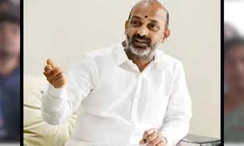 Bandi Sanjay : సీఎం రేవంత్ రెడ్డి..కేటీఆర్ ఒక్కటే : బండి సంజయ్