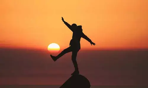 Peacefull life : సంతోషంగా ఉండాలంటే.. వీరికి దూరంగా ఉండటమే బెటర్ !