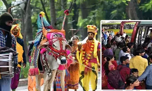 సంక్రాంతి పండక్కి సొంతూళ్ల బాటపట్టిన HYD వాసులు