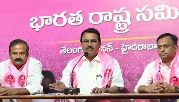Niranjan Reddy : కోతల కుట్రతోనే రైతు భరోసాపై షరతులు : మాజీ మంత్రి నిరంజన్ రెడ్డి Niranjan Reddy : కోతల కుట్రతోనే రైతు భరోసాపై షరతులు : మాజీ మంత్రి నిరంజన్ రెడ్డి