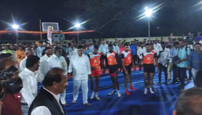 కేసముద్రంలో రాష్ట్ర స్థాయి మోడ్రన్ కబడ్డీ పోటీలు ప్రారంభం కేసముద్రంలో రాష్ట్ర స్థాయి మోడ్రన్ కబడ్డీ పోటీలు ప్రారంభం