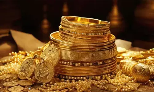 బంగారం కొనాలనుకుంటున్నారా.. అయితే ఇవి కచ్చితంగా తెలుసుకోండి!