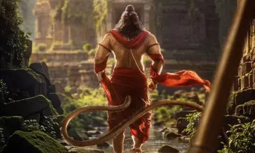 చేతిపై క్రేజీ పచ్చబొట్టు వేయించుకున్న ‘హనుమాన్’ డైరెక్టర్