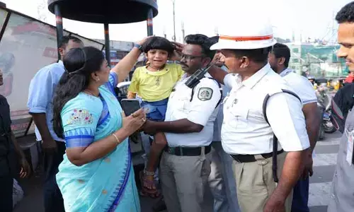 AP News:మానవత్వం చాటుకున్న ఏపీ హోంమంత్రి అనిత
