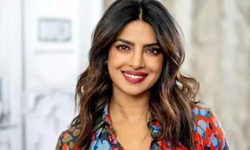 Priyanka: లాస్ ఏంజెలెస్ నుంచి హైదరాబాదుకు చేరుకున్న బాలీవుడ్ బ్యూటీ.. జక్కన్న ప్రాజెక్ట్ కోసమేనా?