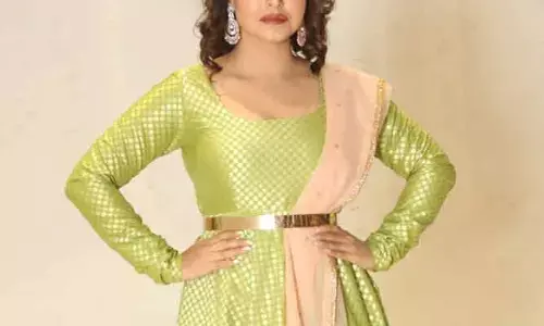 మోకాళ్లపై స్వామి వారి చెంతకు వెళ్లిన టాలీవుడ్ హీరోయిన్.. నెట్టింట ప్రశంసల జల్లు (వీడియో)