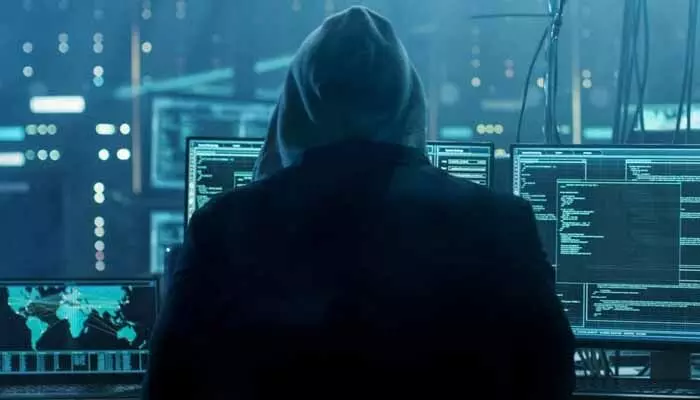 Cyber Crime: ట్రేడింగ్ పేరుతో ఘరానా మోసం.. ఏకంగా రూ.24 లక్షలకు కుచ్చుటోపీ Cyber Crime: ట్రేడింగ్ పేరుతో ఘరానా మోసం.. ఏకంగా రూ.24 లక్షలకు కుచ్చుటోపీ