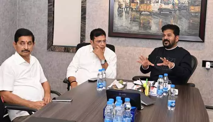 Revanth: ఫ్యూచర్సీటీలో పెట్టుబడులపై ఫోకస్.. పరిశ్రమల శాఖపై సీఎం సమీక్ష Revanth: ఫ్యూచర్సీటీలో పెట్టుబడులపై ఫోకస్.. పరిశ్రమల శాఖపై సీఎం సమీక్ష