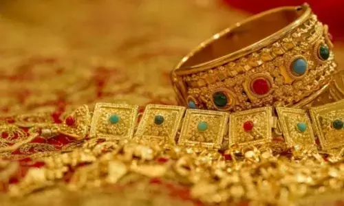 Gold Prices Today: పండగ వేళ మహిళలకు షాక్.. మళ్లీ కొండెక్కిన బంగారం ధరలు