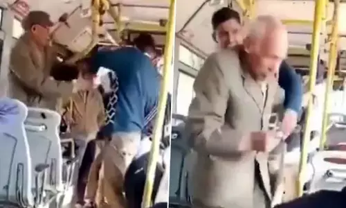 Viral News: బస్సులో అధికారులకే దిక్కులేదు.. ఇక సామాన్యుల పరిస్థితి? వీడియో వైరల్