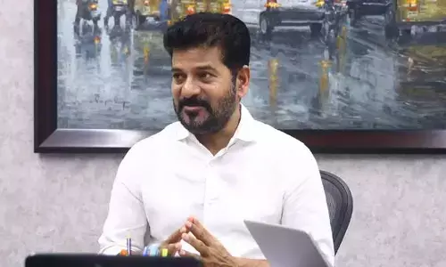 CM Revanth Reddy: ఏడాదిలో వచ్చిన పెట్టుబడులెన్ని?..  అధికారులతో సీఎం రేవంత్ సమీక్ష