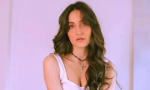 Elli AvrRam : స్టన్నింగ్ లుక్స్ లో కుర్రకారుని కవ్విస్తున్న ఎల్లి అవ్రామ్