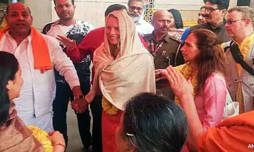 శివలింగాన్ని తాకేందుకు లారెన్ పావెల్ జాబ్స్‌‌కు అనుమతి నిరాకరణ