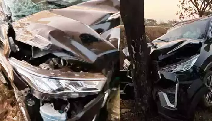 Road Accident: ఘోర రోడ్డు ప్రమాదం.. మహిళా మంత్రి, ఎమ్మెల్సీకి తీవ్ర గాయాలు Road Accident: ఘోర రోడ్డు ప్రమాదం.. మహిళా మంత్రి, ఎమ్మెల్సీకి తీవ్ర గాయాలు
