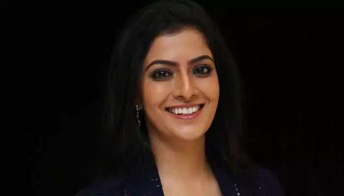 Varalakshmi Sarath Kumar: కచ్చితంగా రాజకీయాల్లోకి ఎంట్రీ ఇస్తా.. వరలక్ష్మీ శరత్ కుమార్ షాకింగ్ కామెంట్స్ Varalakshmi Sarath Kumar: కచ్చితంగా రాజకీయాల్లోకి ఎంట్రీ ఇస్తా.. వరలక్ష్మీ శరత్ కుమార్ షాకింగ్ కామెంట్స్