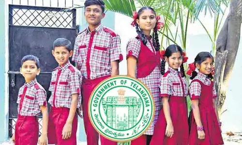 TG Govt.:పండుగ పూట విద్యార్థులకు గుడ్ న్యూస్.. యూనిఫామ్స్ బాధ్యత ‘టెస్కో’కు