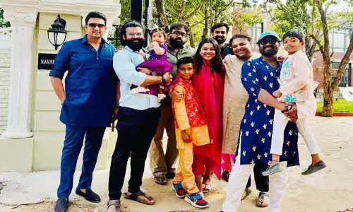 Manchu Manoj: భార్యాపిల్లలతో కలిసి మెగా హీరోలతో సంక్రాంతి సెలబ్రేషన్స్ జరుపుకున్న మంచు హీరో.. కారణమేంటి?