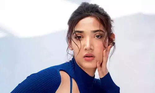 Medha Shankr hot looks