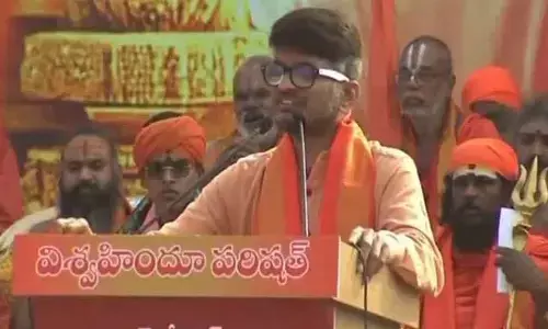 అనంత శ్రీరామ్ డబుల్ టాక్ అనర్థదాయకమే!