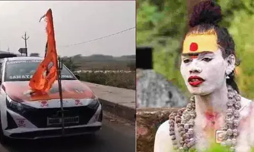 Aghori:మరోసారి ప్రత్యక్షమైన అఘోరీ.. రోడ్డు పక్కన కారు ఆపి ఏం చేస్తుందంటే?