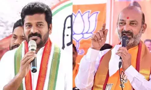 Bandi Sanjay : కాంగ్రెస్‌ హామీలే ఓటమికి టికెట్‌: బండి సంజయ్