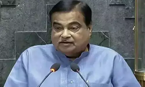 Nitin Gadkari: ప్రైవేట్ వాహనాలకు టోల్ వసూలు బదులుగా నెలవారీ, వార్షిక పాస్‌లు