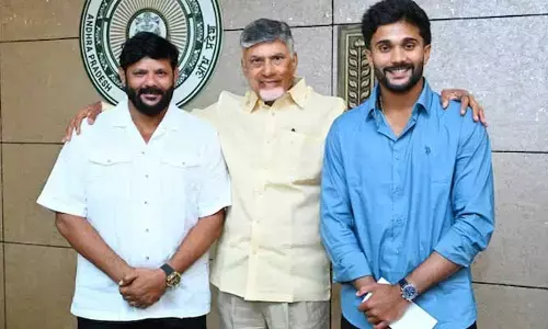 Nitish Reddy : నితీశ్ రెడ్డికి భారీ నజరానా.. చెక్కు అందజేసిన సీఎం చంద్రబాబు