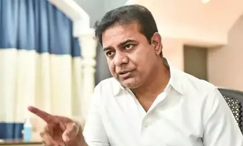 KTR: కాంగ్రెస్ రాగానే పట్టాలు తప్పిన ఐటీ హబ్‌లు.. ఇంటర్‌నెట్, విద్యుత్ కట్: కేటీఆర్