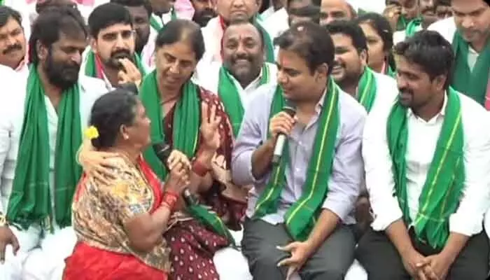 KTR : చేవేళ్లలో కేటీఆర్ రైతు దీక్ష ప్రారంభం KTR : చేవేళ్లలో కేటీఆర్ రైతు దీక్ష ప్రారంభం