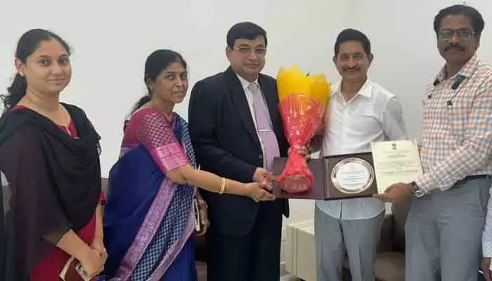 Telangana Government: తెలంగాణకు బెస్ట్ పెర్ఫార్మింగ్ స్టేట్ అవార్డు Telangana Government: తెలంగాణకు బెస్ట్ పెర్ఫార్మింగ్ స్టేట్ అవార్డు