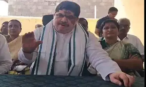 Minister Ponnam : రేషన్ కార్డులపై ప్రతిపక్షాల రాజకీయ రాద్దాంతం : మంత్రి పొన్నం