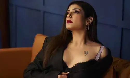 Raveena Tandon: అతను అలా చేయడంతో తట్టుకోలేకపోయా వాష్ రూమ్‌కి వెళ్లి అలా చేశాను.. రవీనా షాకింగ్ కామెంట్స్