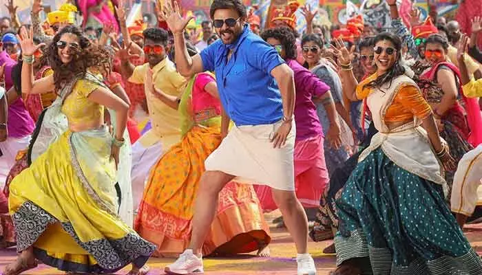 Venkatesh: ఈ సారి తొడల్లో సిక్స్ ప్యాక్ చూపించాను అంటూ షాకింగ్ కామెంట్స్ చేసిన వెంకీ మామ Venkatesh: ఈ సారి తొడల్లో సిక్స్ ప్యాక్ చూపించాను అంటూ షాకింగ్ కామెంట్స్ చేసిన వెంకీ మామ