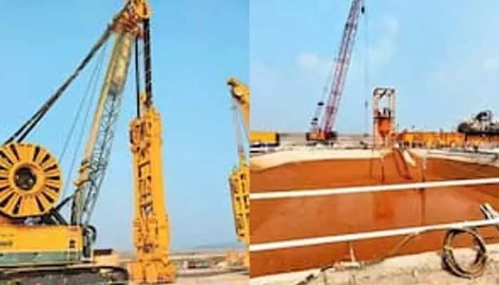 Polavaram Project: డయాఫ్రమ్ వాల్ నిర్మాణ పనులు ప్రారంభం Polavaram Project: డయాఫ్రమ్ వాల్ నిర్మాణ పనులు ప్రారంభం