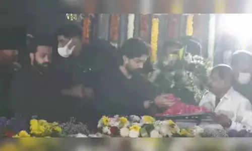 నేడు ఎన్టీఆర్ వర్ధంతి.. నివాళులర్పించిన జూనియర్ ఎన్టీఆర్, కళ్యాణ్ రామ్